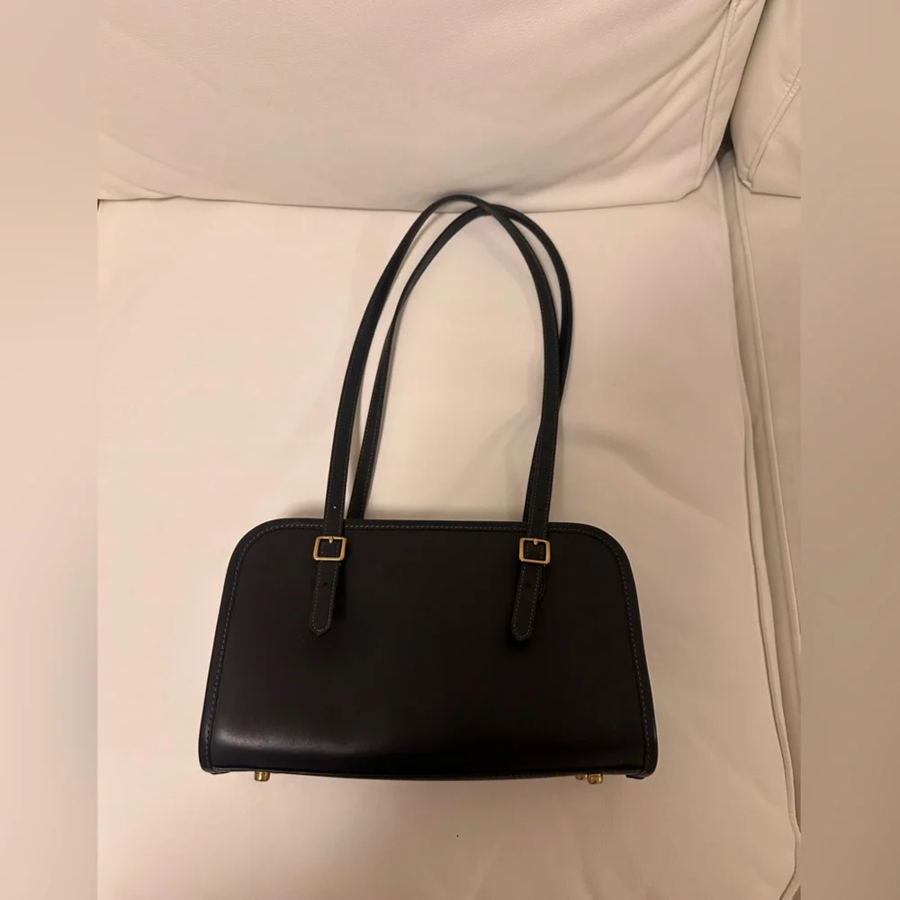 Coach Swing Zip - Picture 2 of 7